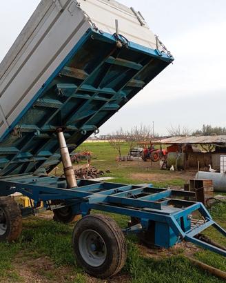 Carrello agricolo omologato con vasca uva