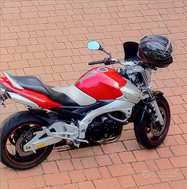 Suzuki gsr600