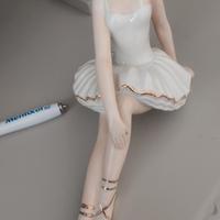 statuette 