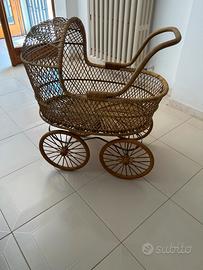 Carrozzina per bambole