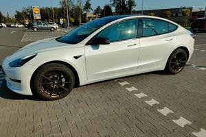 Tesla model 3 RWD