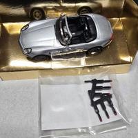007 James Bond BMW Z8, Corgi.