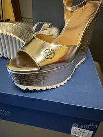 Sandalo zeppa Armani