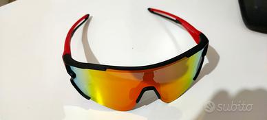 occhiali da sole sportivi