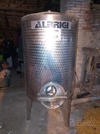 botte in acciaio inox Albrigi  per vino da hl 5,5
