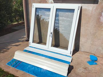 Finestra a due ante in PVC