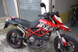 Hypermotard 796