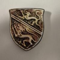 Spilla in Ceramica Leoni Inglesi Stemma