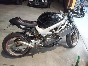 Honda VTR 1000 cafè racer