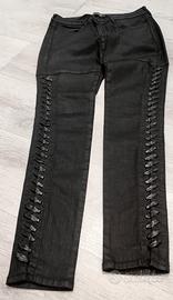 Pantaloni Guess skinny resinati neri con dettagli 