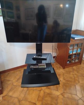 televisione con tavolino porta tv