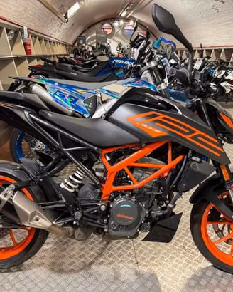 KTM 125 Duke 2021 usata a Bologna