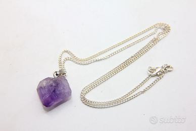 Splendido ciondolo con ametista grezza