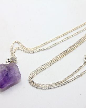 Splendido ciondolo con ametista grezza