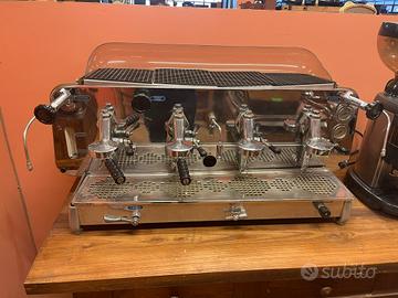 Macchina da caffè Faema e61 a 4 gruppi