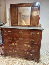 Cassettone vintage della nonna