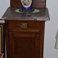 comodino antico