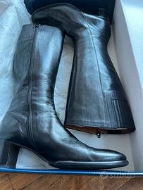 Stivale in pelle, suola in cuoio e