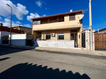 3 LOCALI A CAPOTERRA