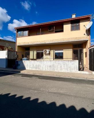 3 LOCALI A CAPOTERRA
