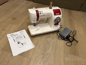 Macchina da cucire necchi