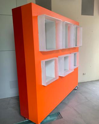 Mobile espositore con nicchie in plexiglass