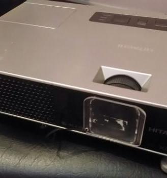 Videoproiettore HD Hitachi XGA LCD 1024X768