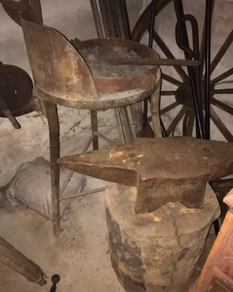 Incudine e forgia da fabbro+inferriate ferro battu