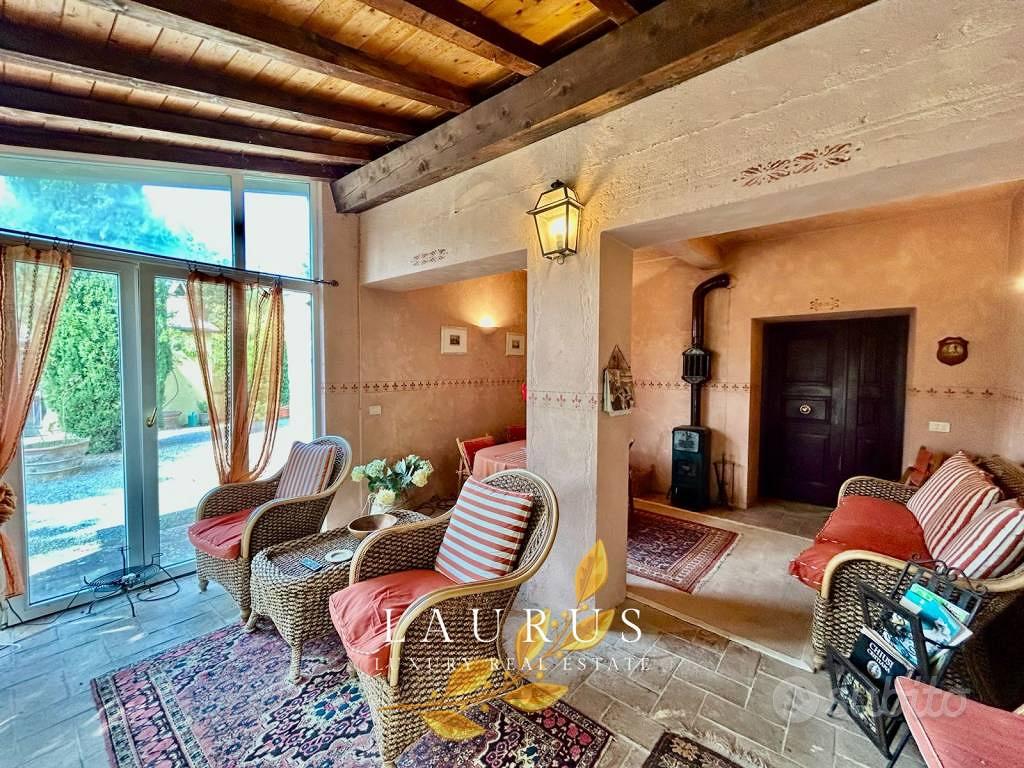 Rustico / Casale di 400 m² con più di 5 locali a S - Vista 4