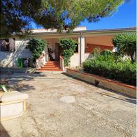 Balestrate - Villa con ampi spazi.