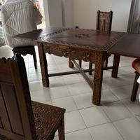 Tavolo bizantino con 4 sedie
