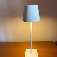 Lampadina tavolo led bianca ricaricabile