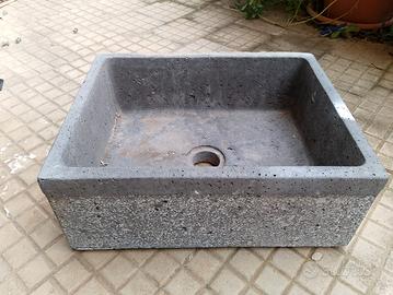lavandino da esterno in pietra pilozzo 
