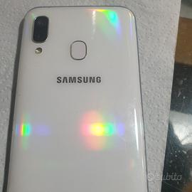  SAMSUNG A40
