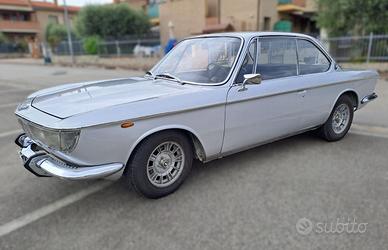 BMW 2000 CS .