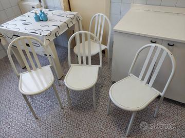 set di 4 sedie impilabili 222 di Robert Mallet
