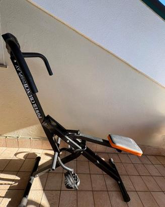Total Power Crunch – attrezzo fitness con display