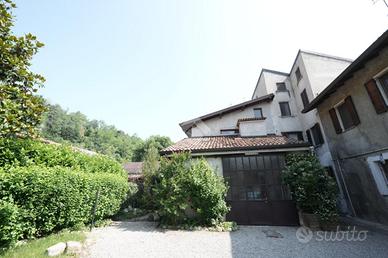 CASA SEMINDIPENDENTE A VERANO BRIANZA