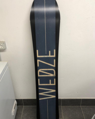 Snowboard completo di attacchi