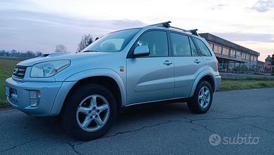 TOYOTA RAV4  2.0 D  4 X 4. PERFETTA..