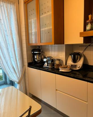 Cucina mt. 347,5 x 242,5 x h.243,5