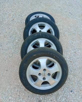gomme 165 65 R. 14. con cerchio in lega opel