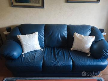 Divano in pelle blu, tre posti 