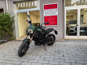 Benelli Leoncino 800 Trial