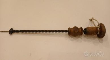 Antitico trapano a mano "girabacchino"