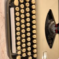 Macchina da scrivere Adler Tippa anni 60/70