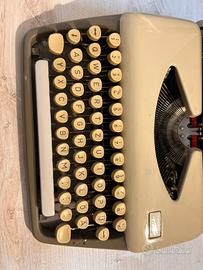 Macchina da scrivere Adler Tippa anni 60/70
