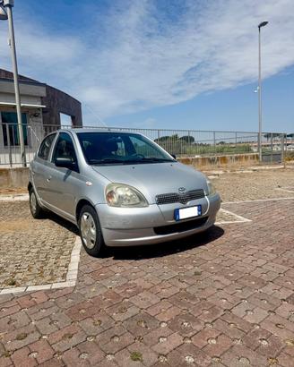 Toyota yaris SOLO 128.000 km OK NEOPATENTATO
