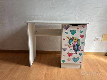 Scrivania unicorno