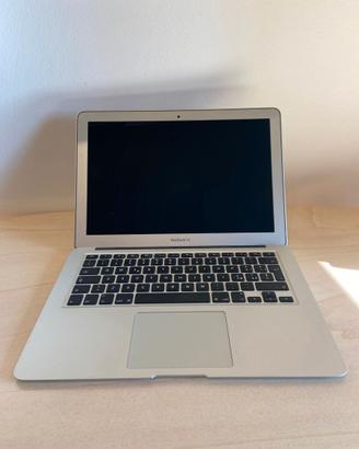 MacBook Air 13" (2017) - 8GB RAM - 128GB SSD